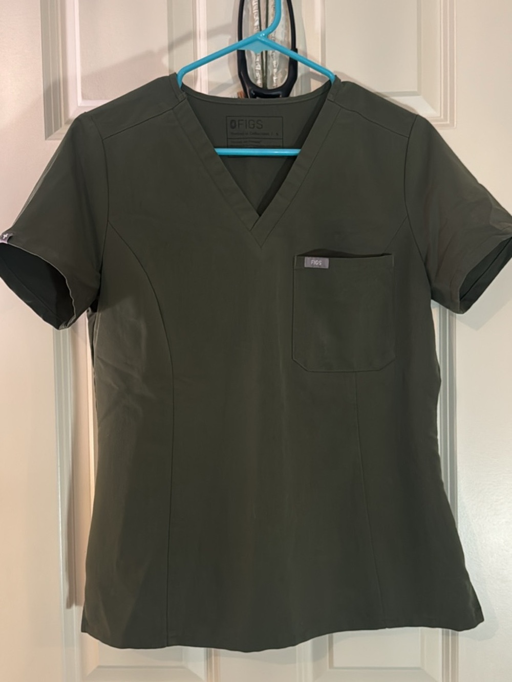 FIGS Women's V-Neck Scrub Top in Olive